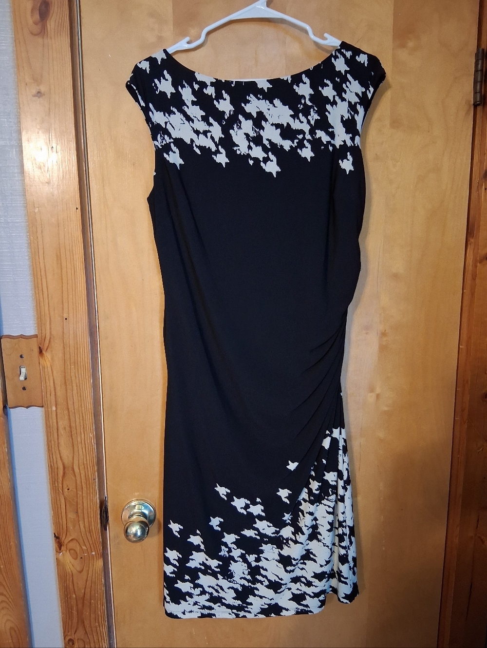 Ralph Lauren Size 12 Classic Black and White Printed Cap-Sleeve Dress